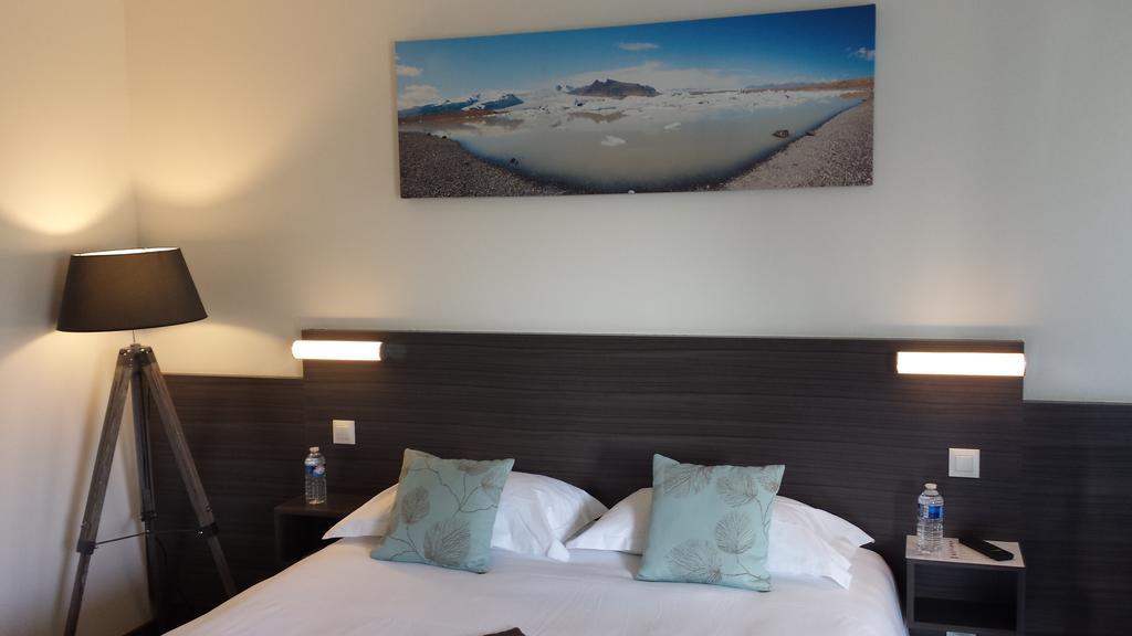 Hotel Restaurant Bel Air Crevin - Axe Rennes Nantes Bagian luar foto