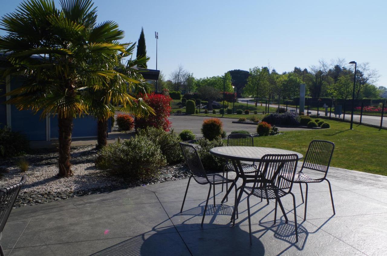 Hotel Restaurant Bel Air Crevin - Axe Rennes Nantes Bagian luar foto